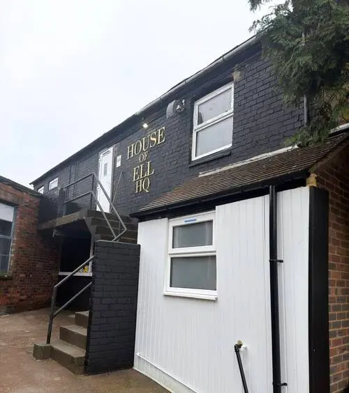 SKIN CARD Clinic House of Ell HQ location
